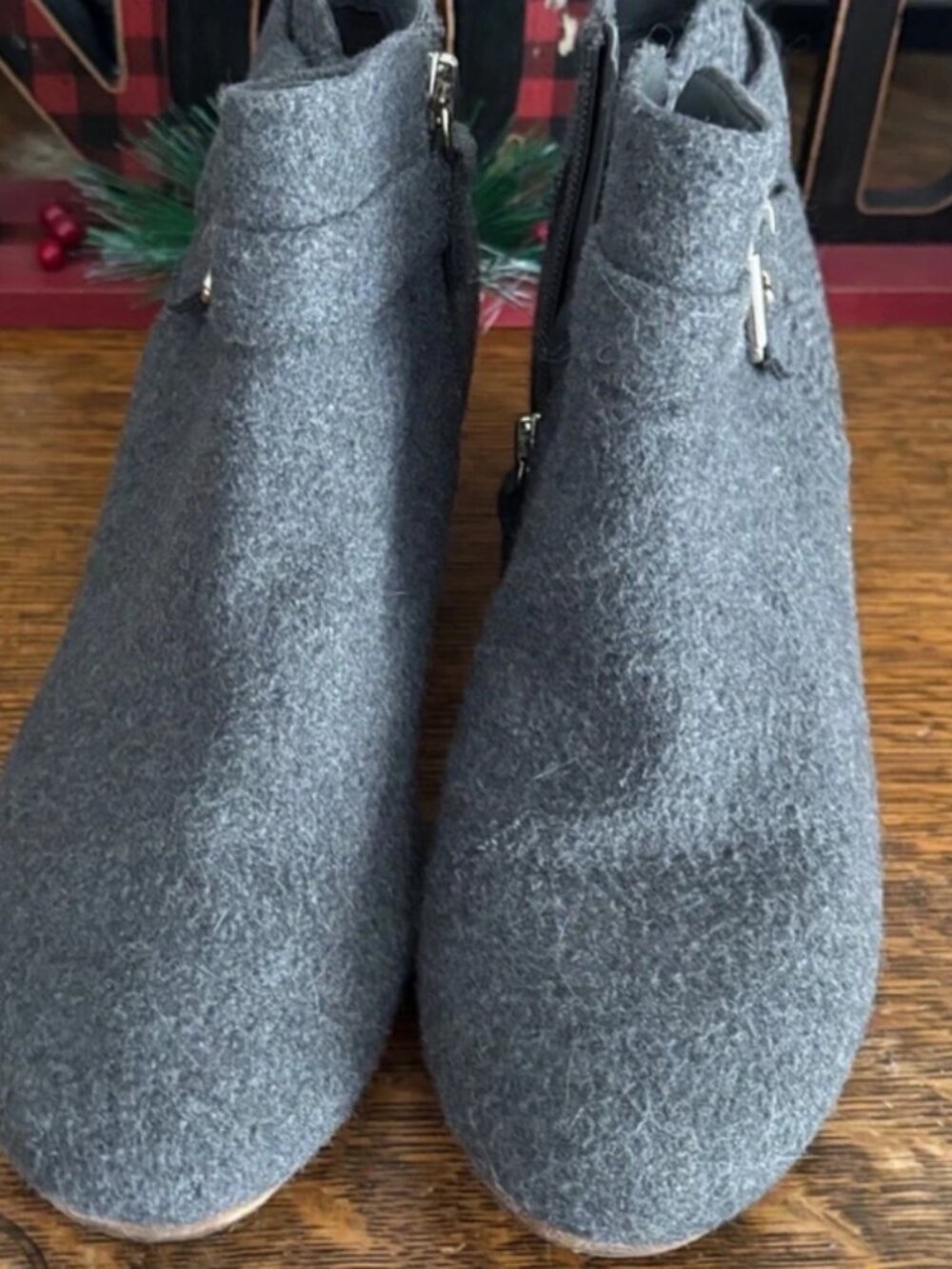 Dr. Scholls Gray Ankle Boots with Buckle Detail sz 8.5